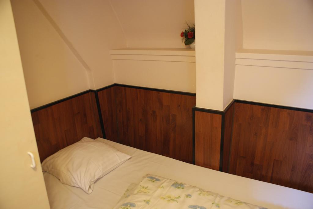 Budget Hotel Thorbecke Амстердам Стая снимка