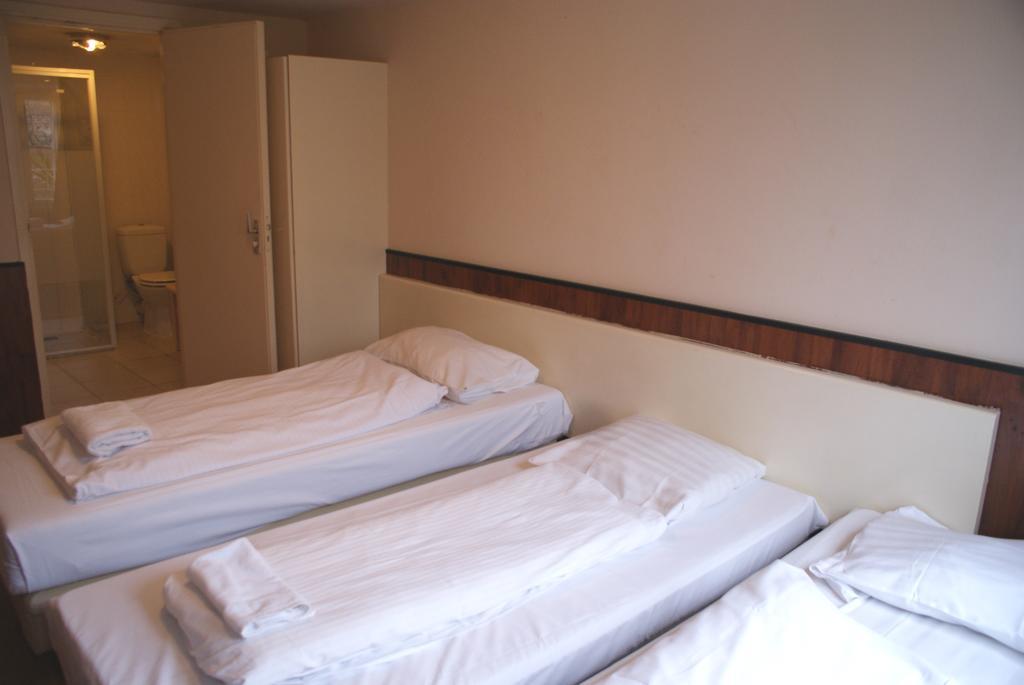 Budget Hotel Thorbecke Амстердам Стая снимка