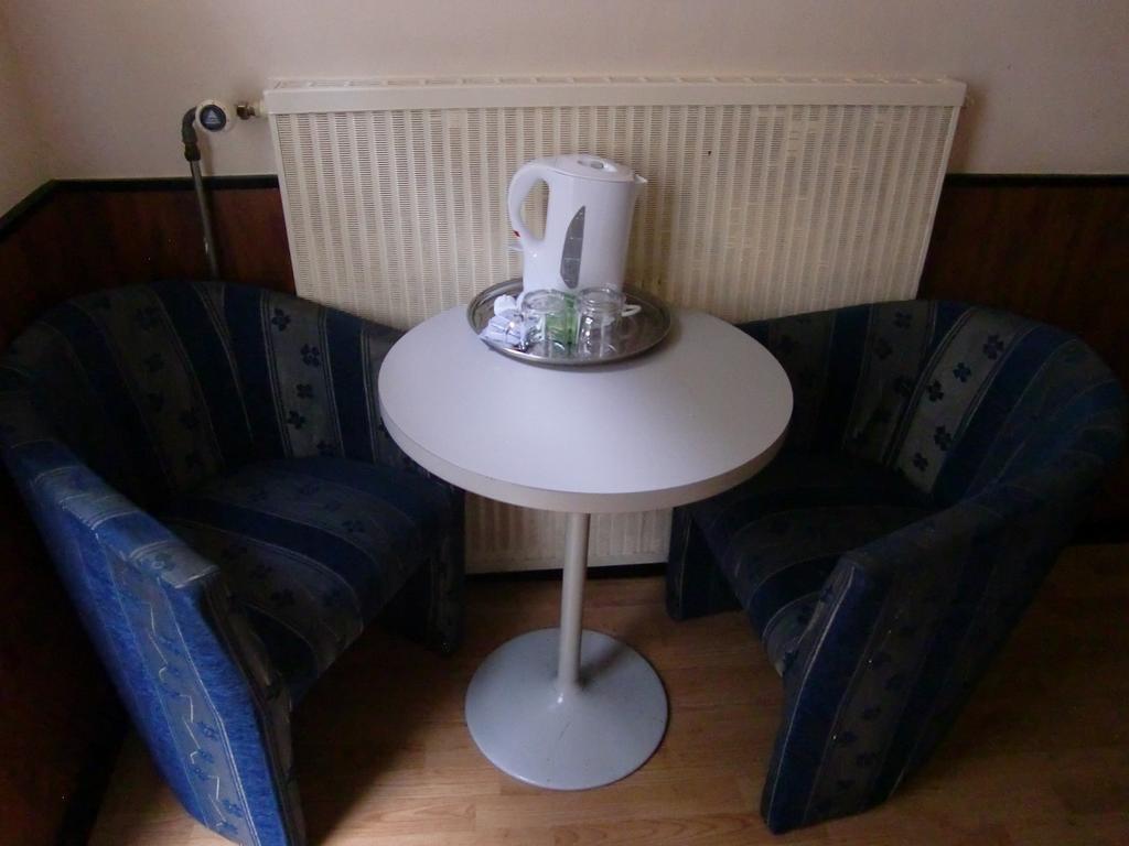 Budget Hotel Thorbecke Амстердам Стая снимка