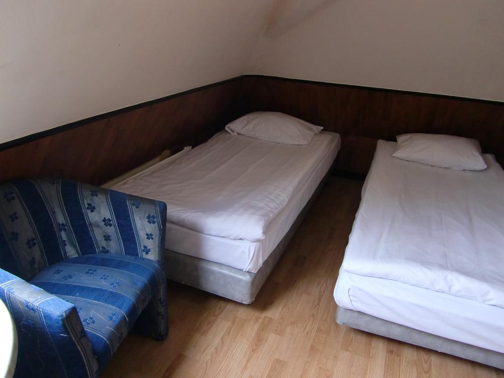 Budget Hotel Thorbecke Амстердам Стая снимка